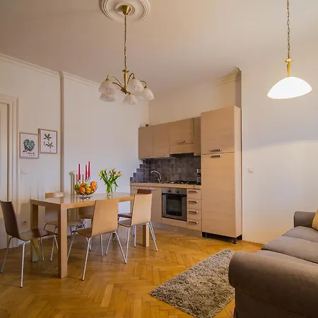 National Theater Ruterra Flat Apartment